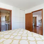 Bright Townhouse - Views - 5 Min Walk To The شقة