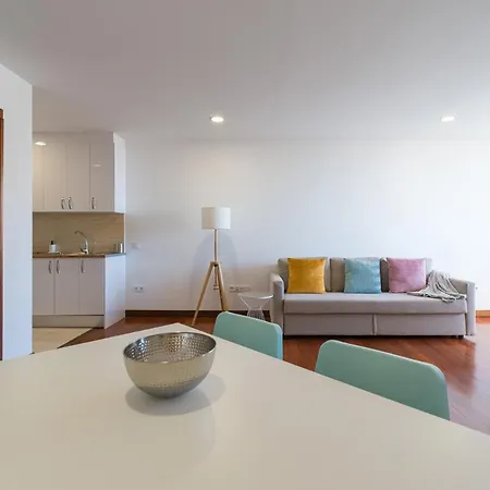 Bright Townhouse - Views - 5 Min Walk To The * 라스팔마스