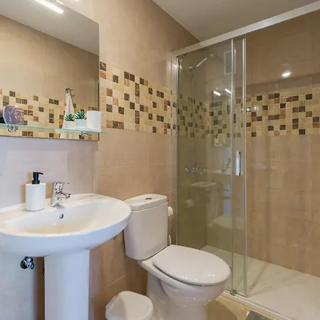 펜션 Bright Townhouse - Views - 5 Min Walk To The *