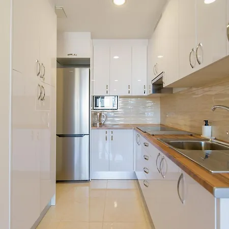 펜션 Bright Townhouse - Views - 5 Min Walk To The *