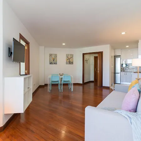 Bright Townhouse - Views - 5 Min Walk To The شقة *