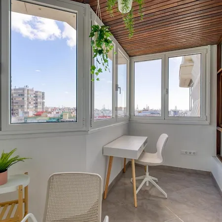 Bright Townhouse - Views - 5 Min Walk To The * 라스팔마스