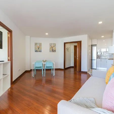 Bright Townhouse - Views - 5 Min Walk To The 펜션